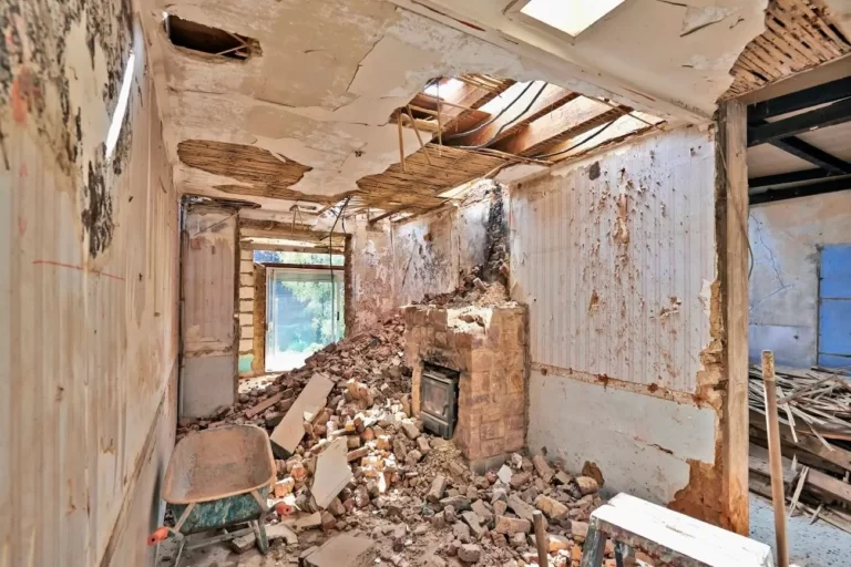 46241137-home-improvement-at-the-stage-of-demolition-before-renovation-transformed